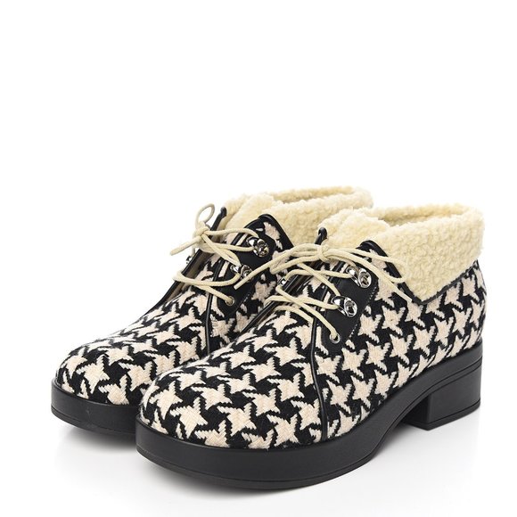 Gucci Houndstooth Lace up Bootie in White NEW IN BOX - Picture 3 of 13
